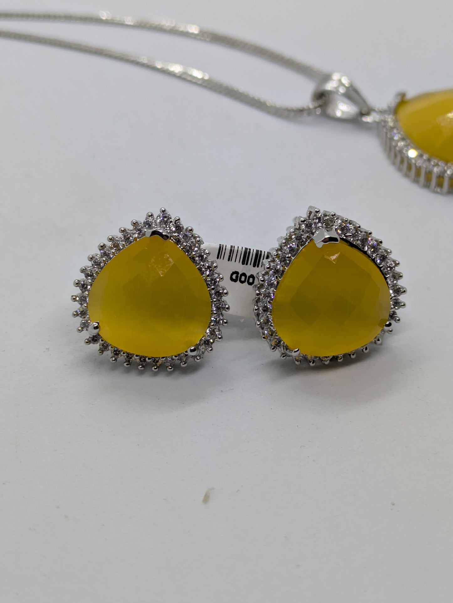 Golden Aura Pendant Set