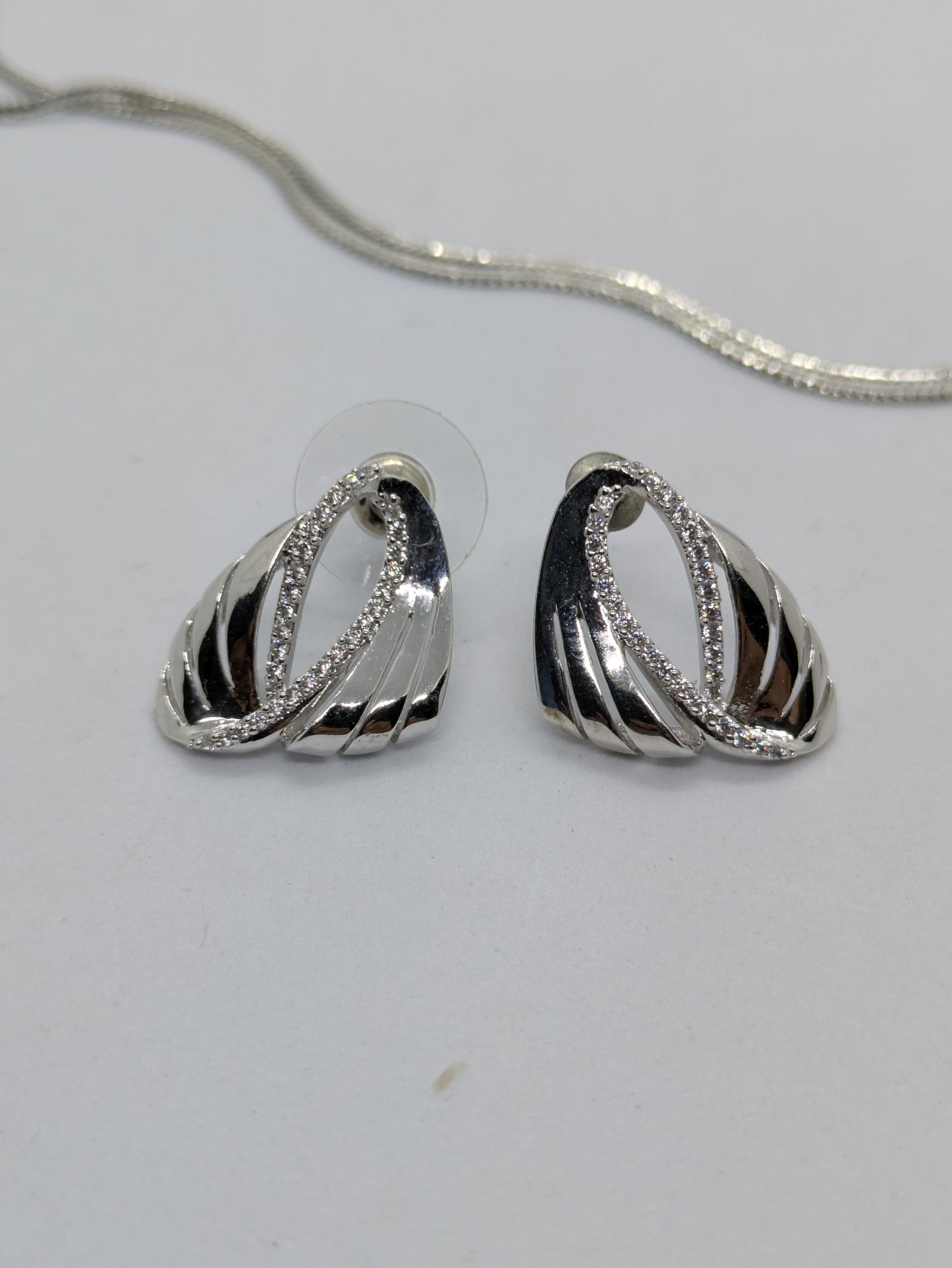 Eternal Swirl Pendant Set