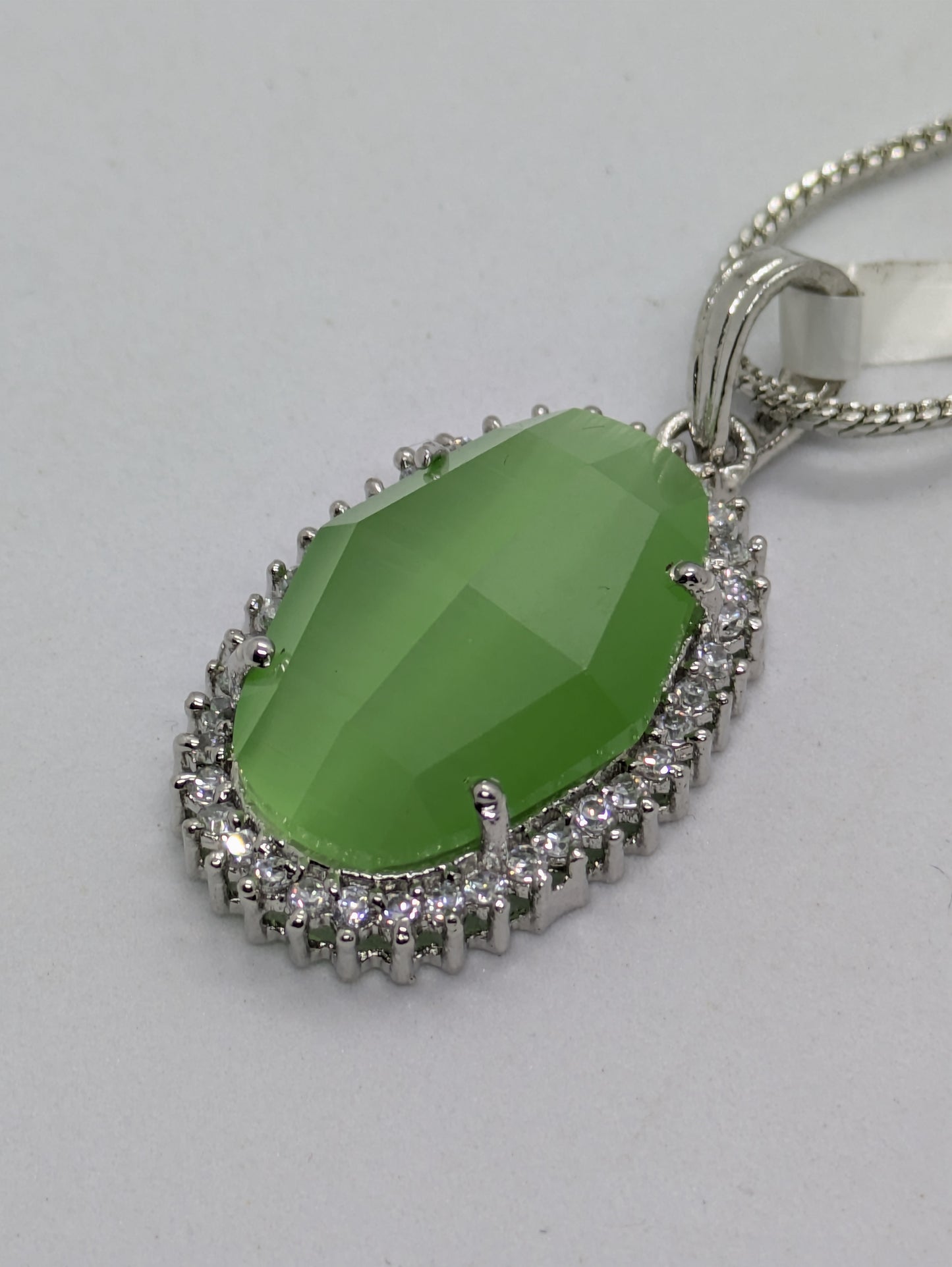 Emerald Glow Pendant Set