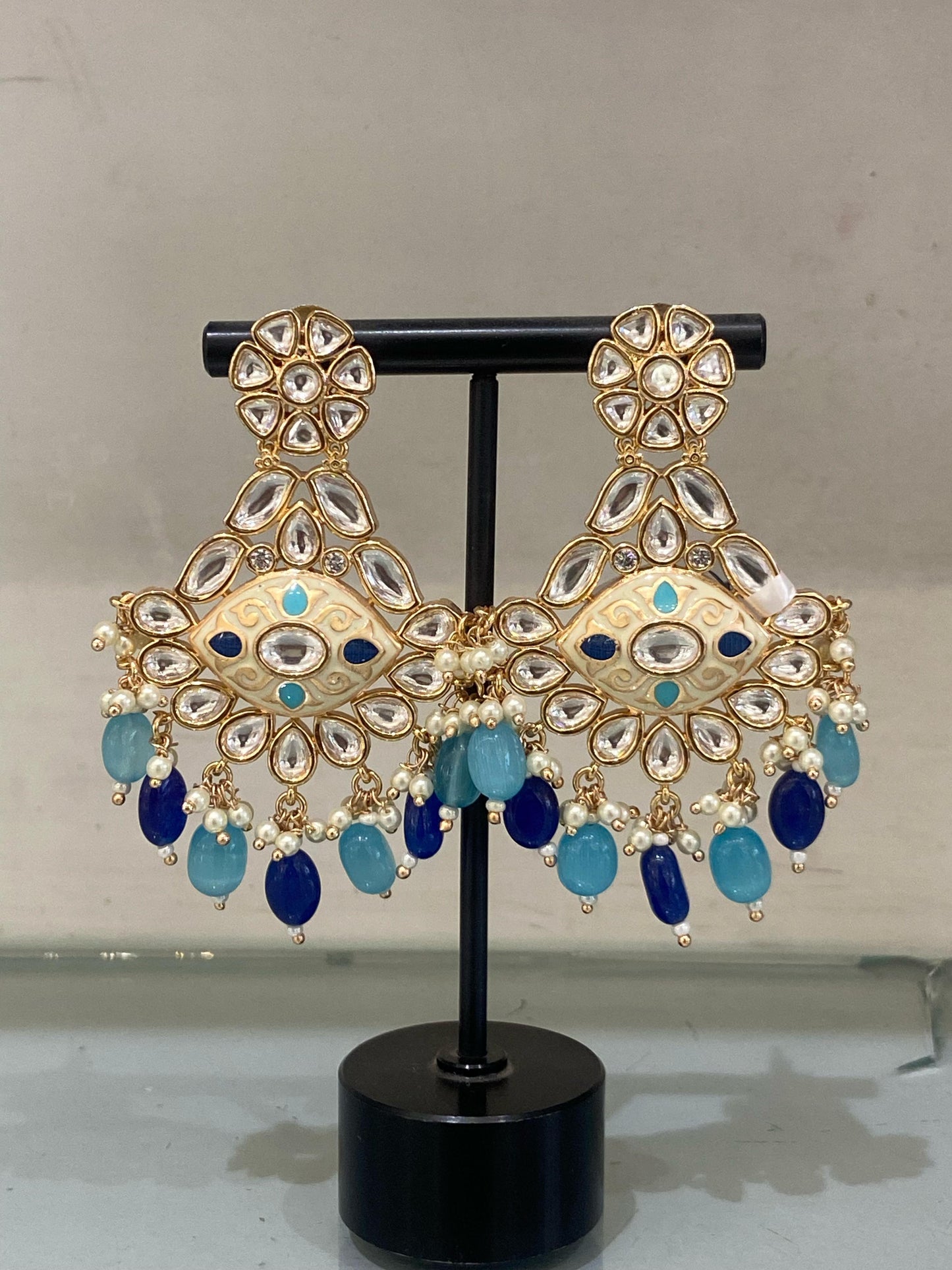 Blue Dream Kundan Chandbaalis